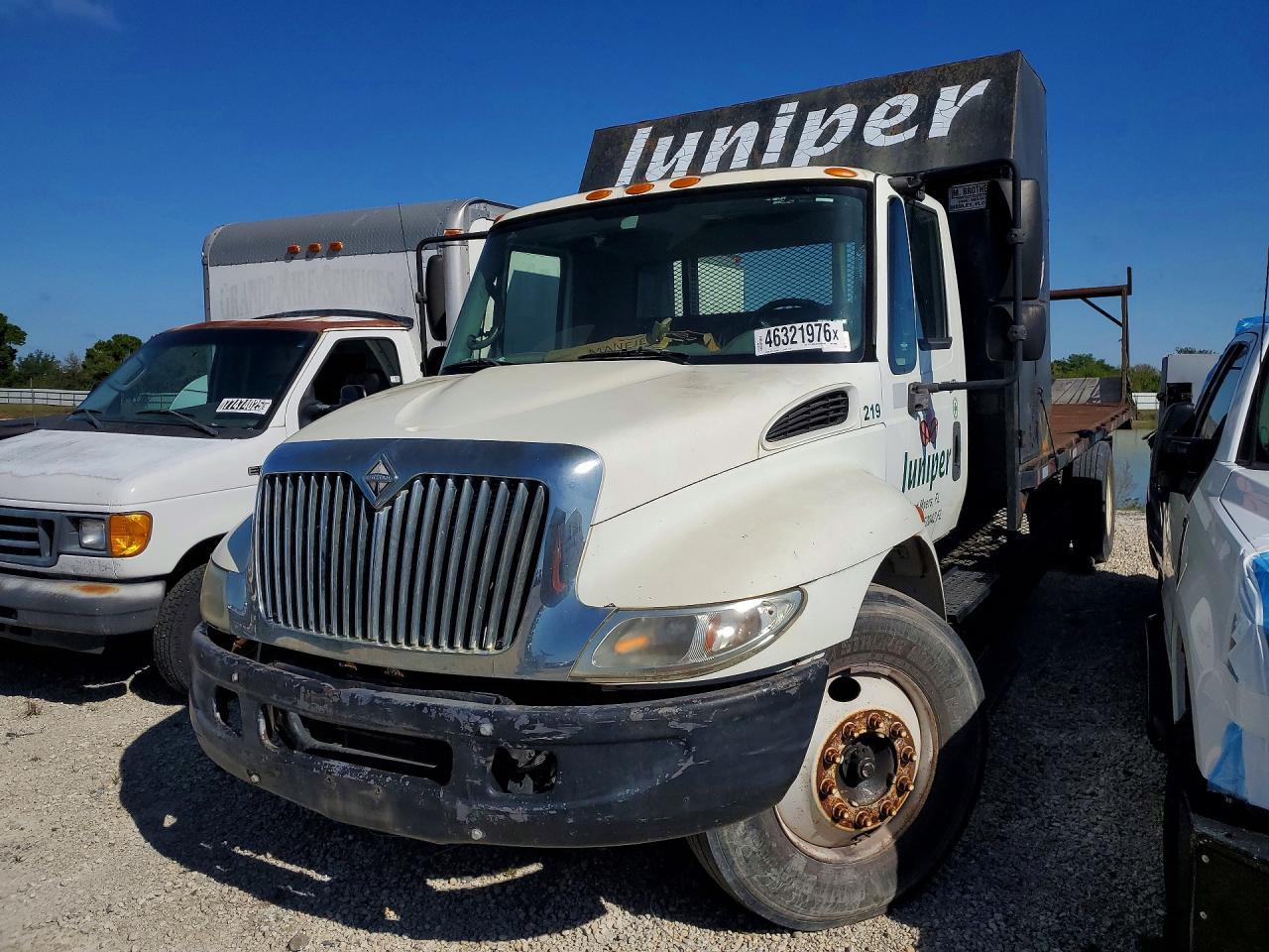 2007 International 4300 Flatbed Truck