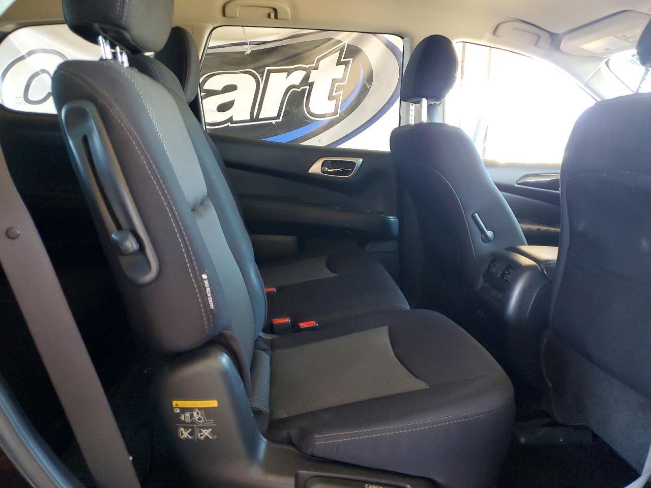 2019 Nissan Pathfinder s