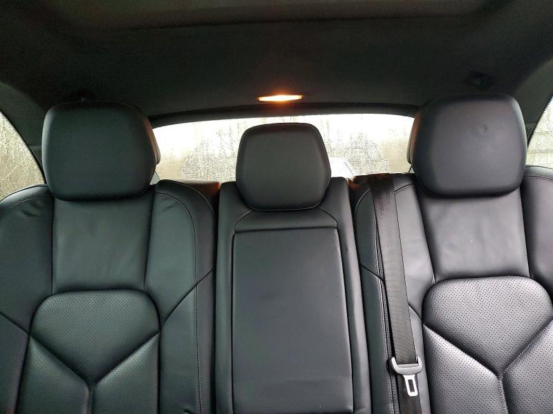 2013 Porsche Cayenne gts