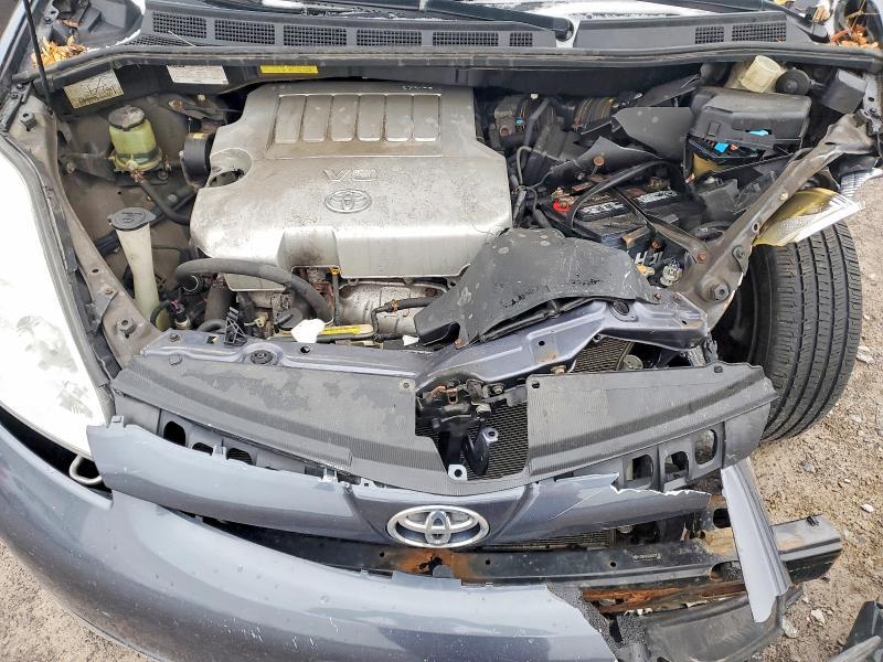 2010 Toyota Sienna ce 7-passenger