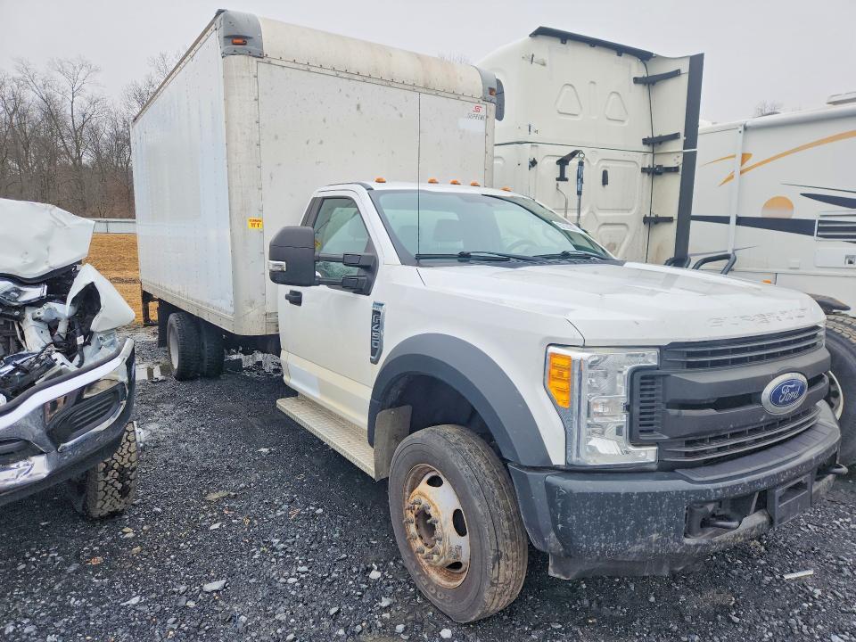 2017 Ford F450 Super Duty BOX Truck