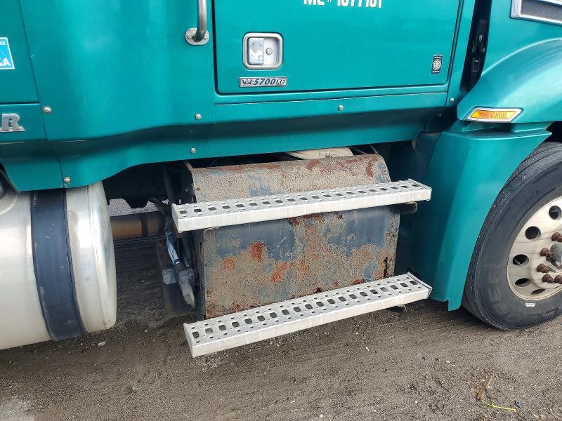 2017 Western Star 2017 Western Star 5700 Semi Truck