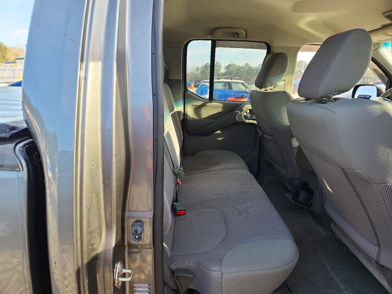 2017 Nissan Frontier SV