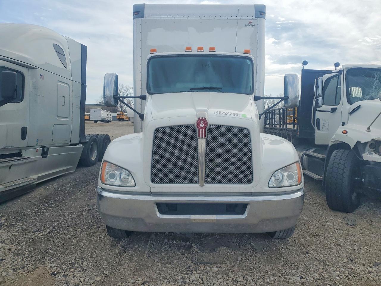 2017 Kenworth T330 BOX Truck