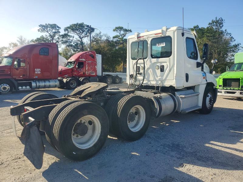 2015 Freigliner 2015 Freightliner Cascadia Semi Truck