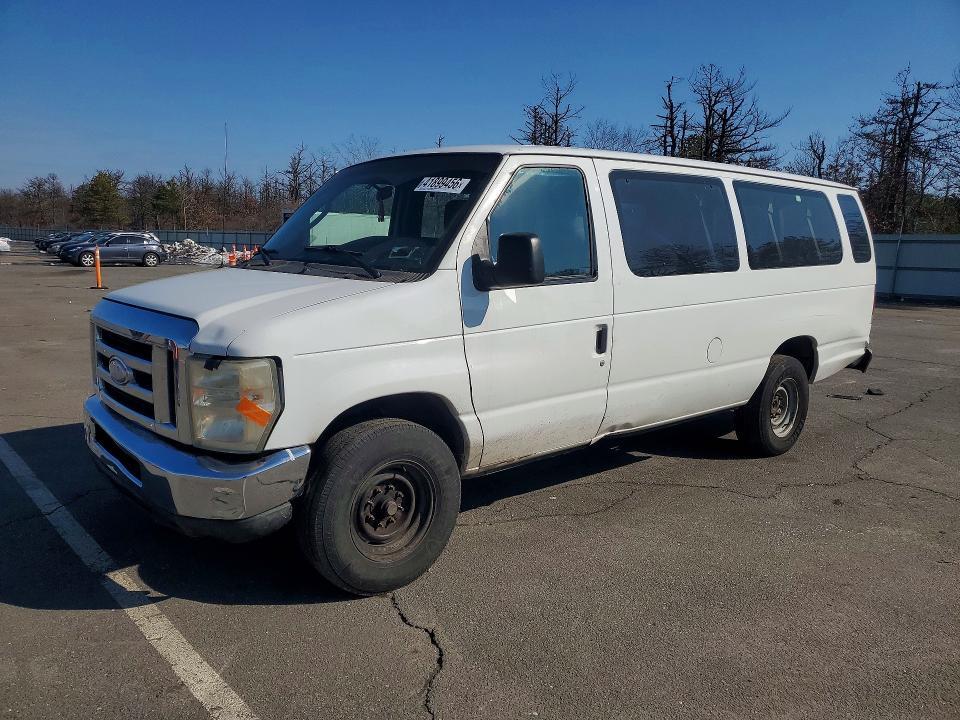2014 Ford Econoline E350 Super Duty Wagon