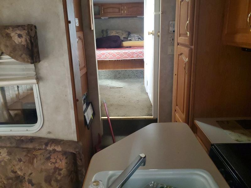 2004 Sprinter 2004 Keystone Sprinter Camper