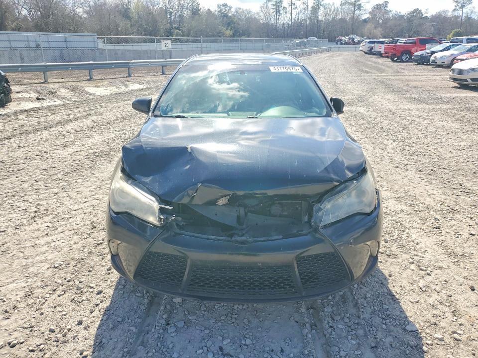 2015 Toyota Camry se