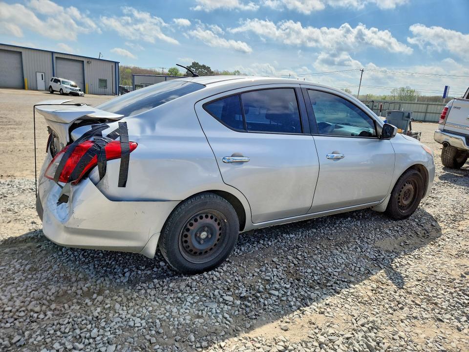 2015 Nissan Versa 1.6 sv