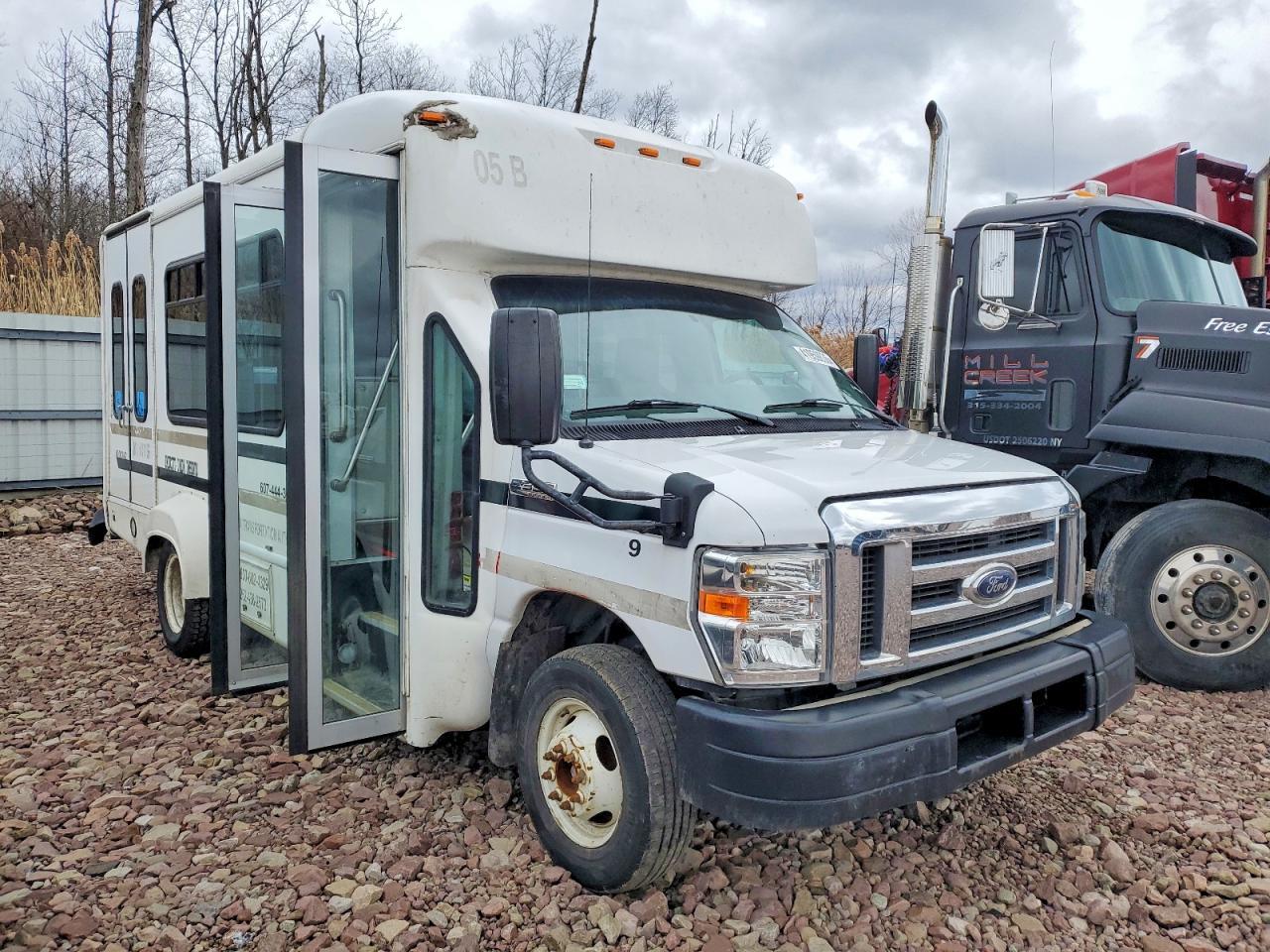 2018 Ford E-350 CUT Away Trans