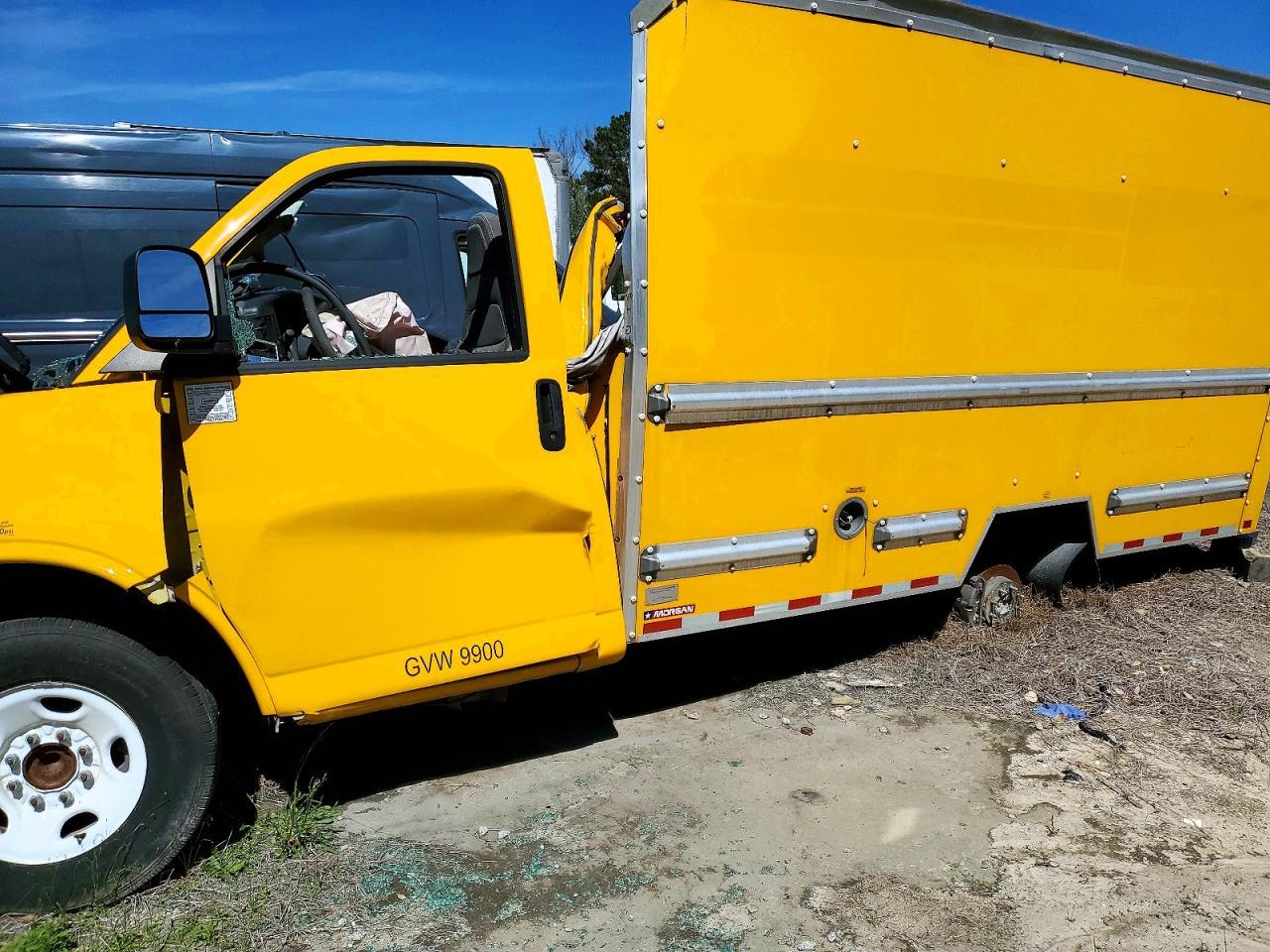 2021 GMC Savana BOX Truck