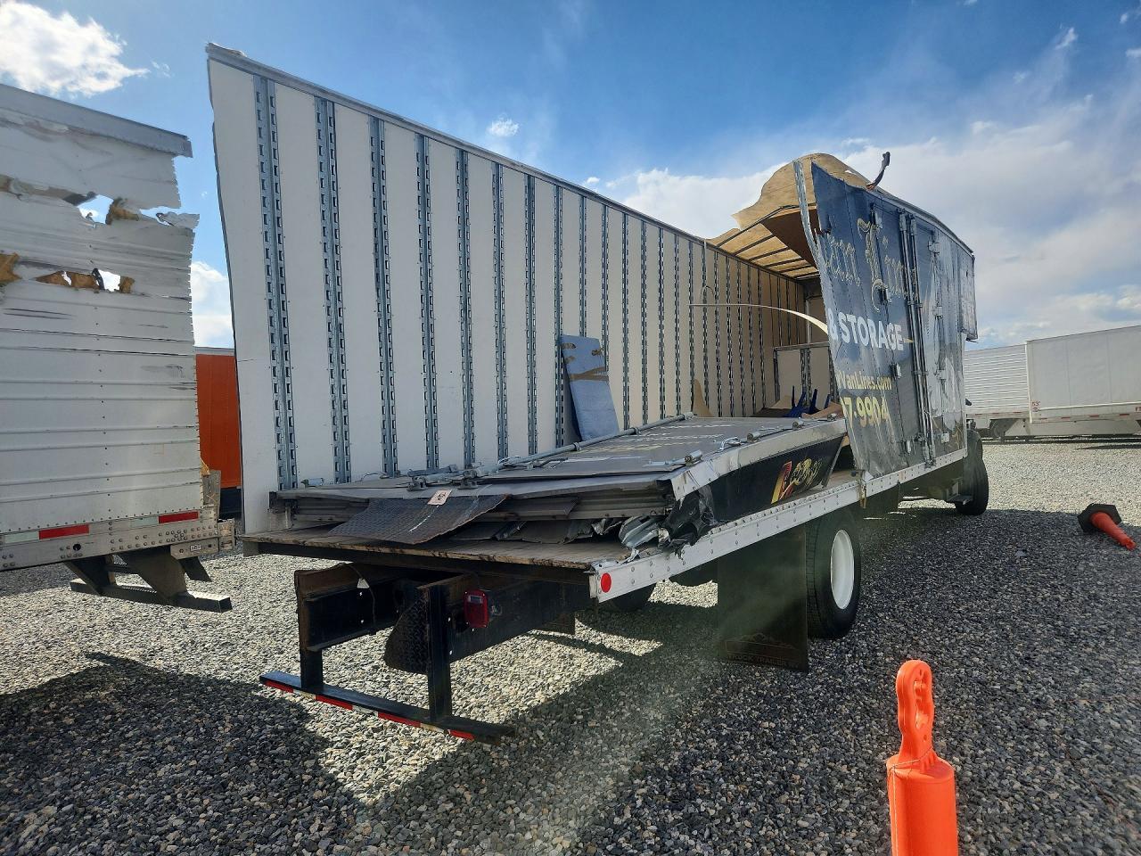 2022 Freigliner 2022 Freightliner Business Class M2 BOX Truck