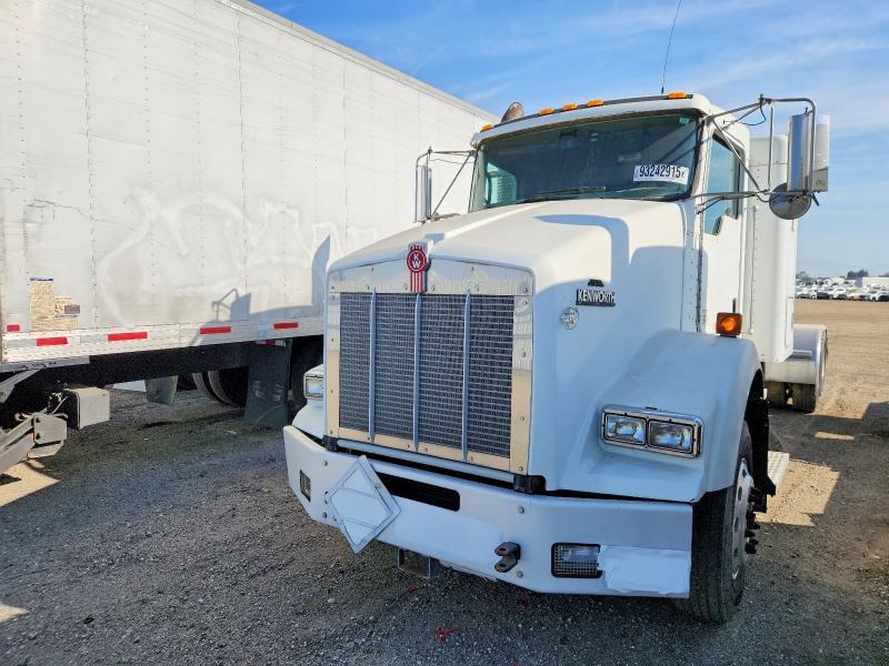 2008 Kenworth T880 Semi Truck
