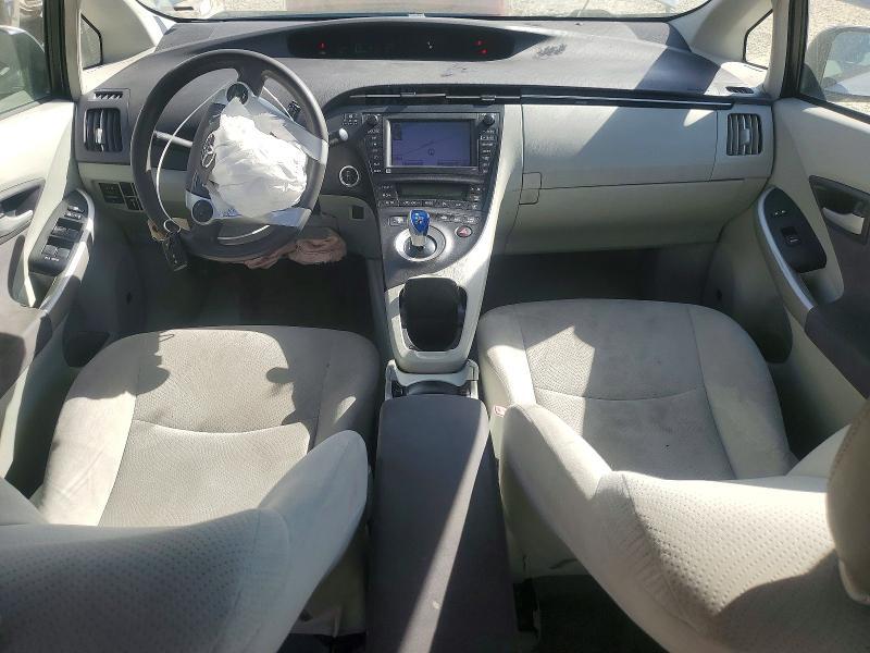 2010 Toyota Prius iii