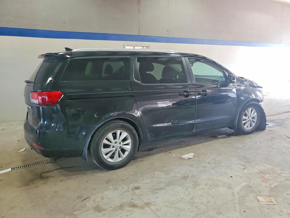 2017 KIA Sedona lx