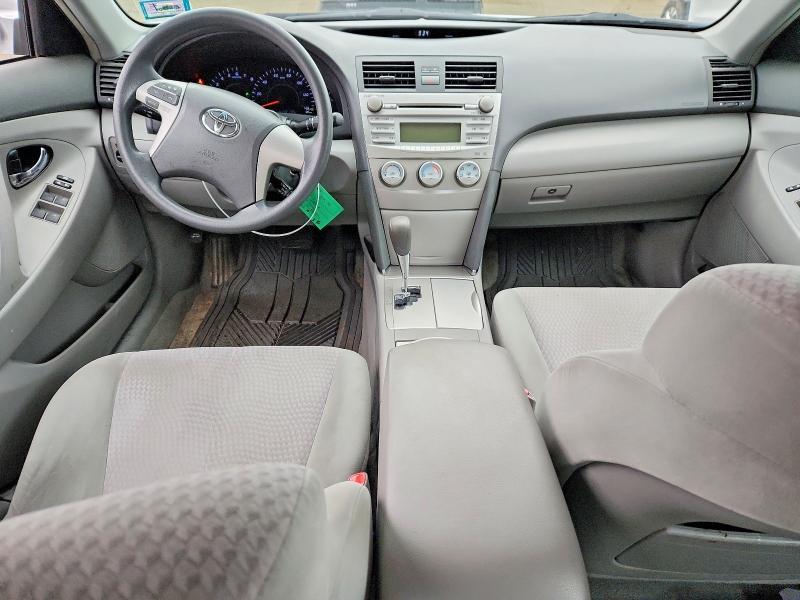 2010 Toyota Camry le