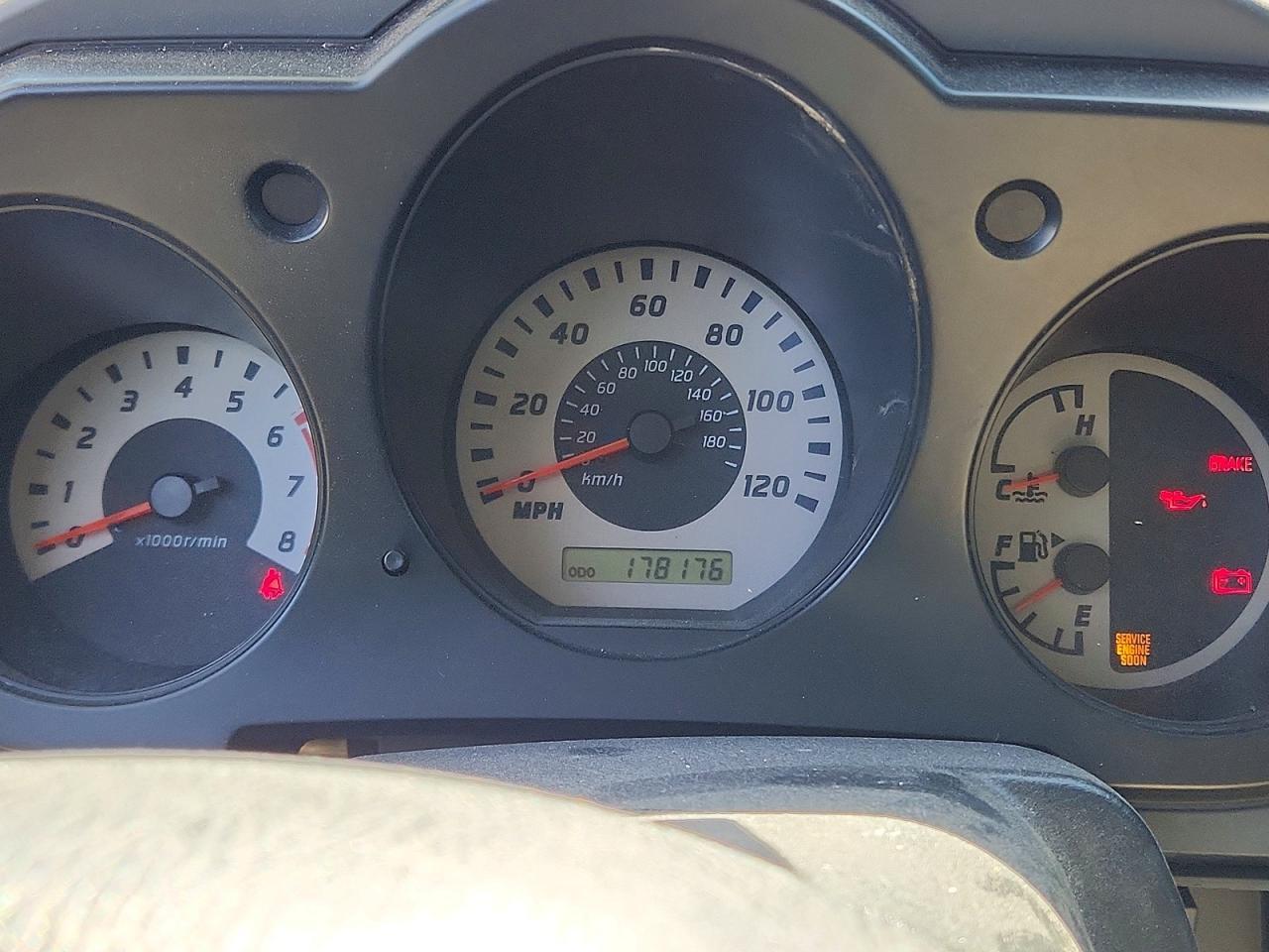 2004 Nissan Frontier Standard