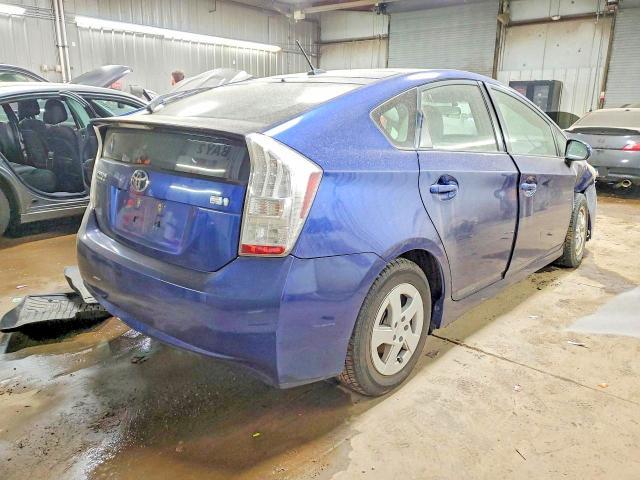 2010 Toyota Prius iii