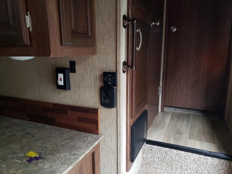 2016 Keystone Denali Camper