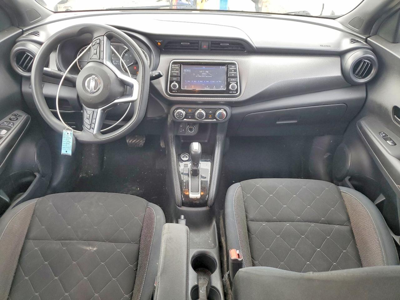 2019 Nissan Kicks s