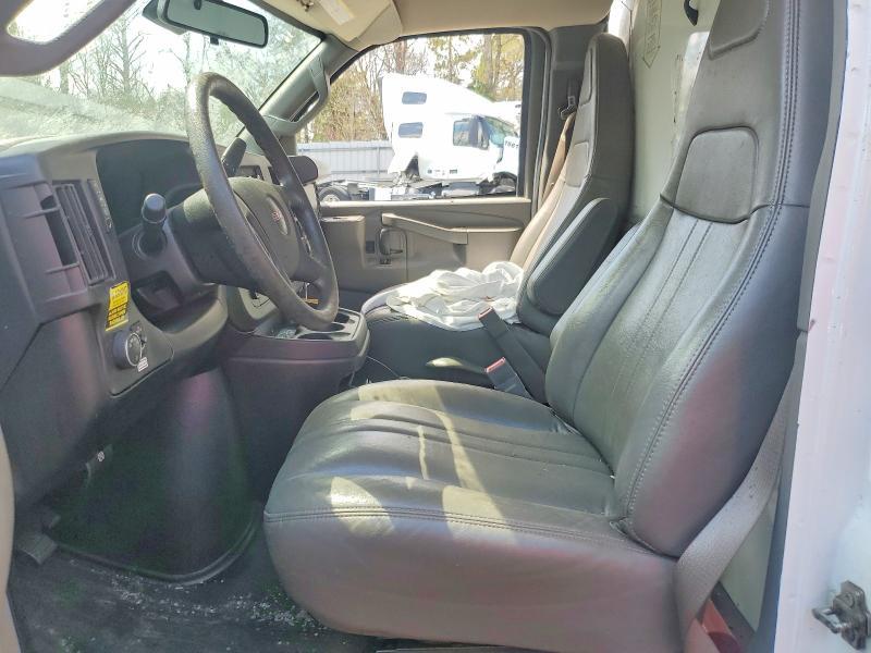 2022 GMC Savana box Truck