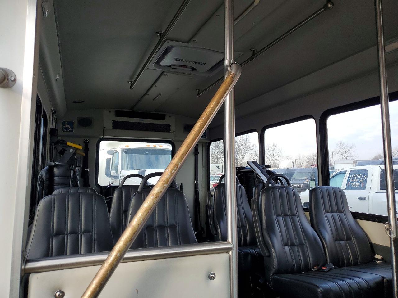 2016 Ford E350 Shuttle Bus