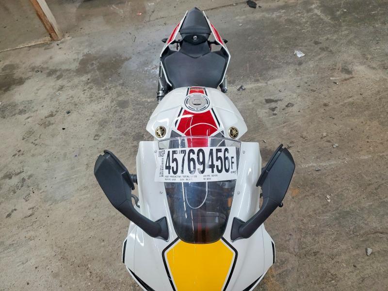 2022 Yamaha YZFR1