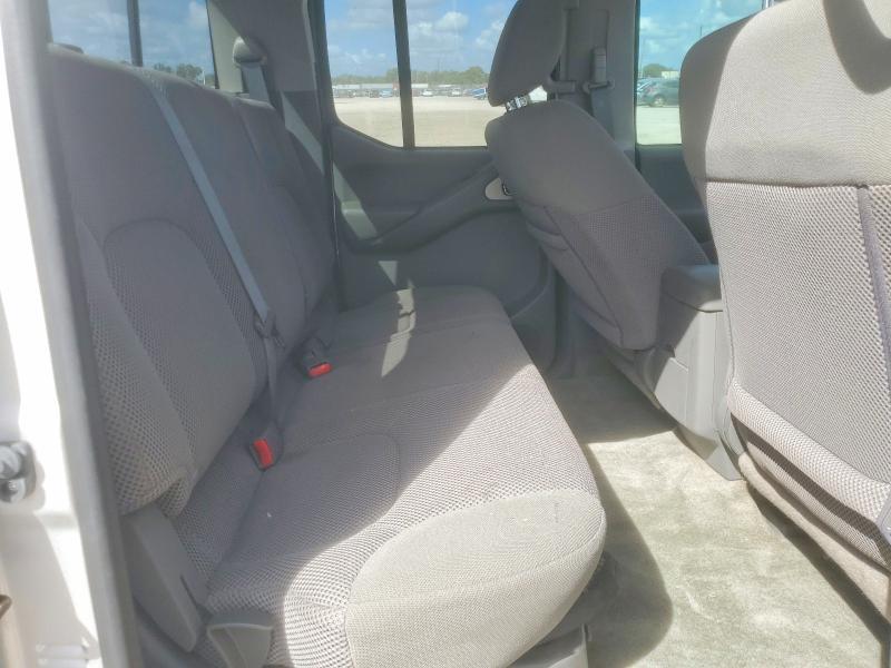 2015 Nissan Frontier SV