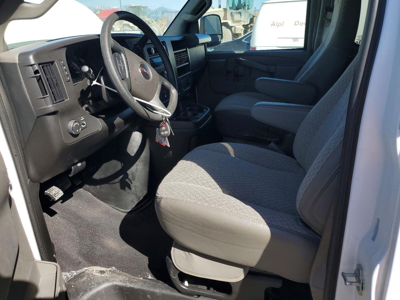 2025 GMC Savana G3500 LT