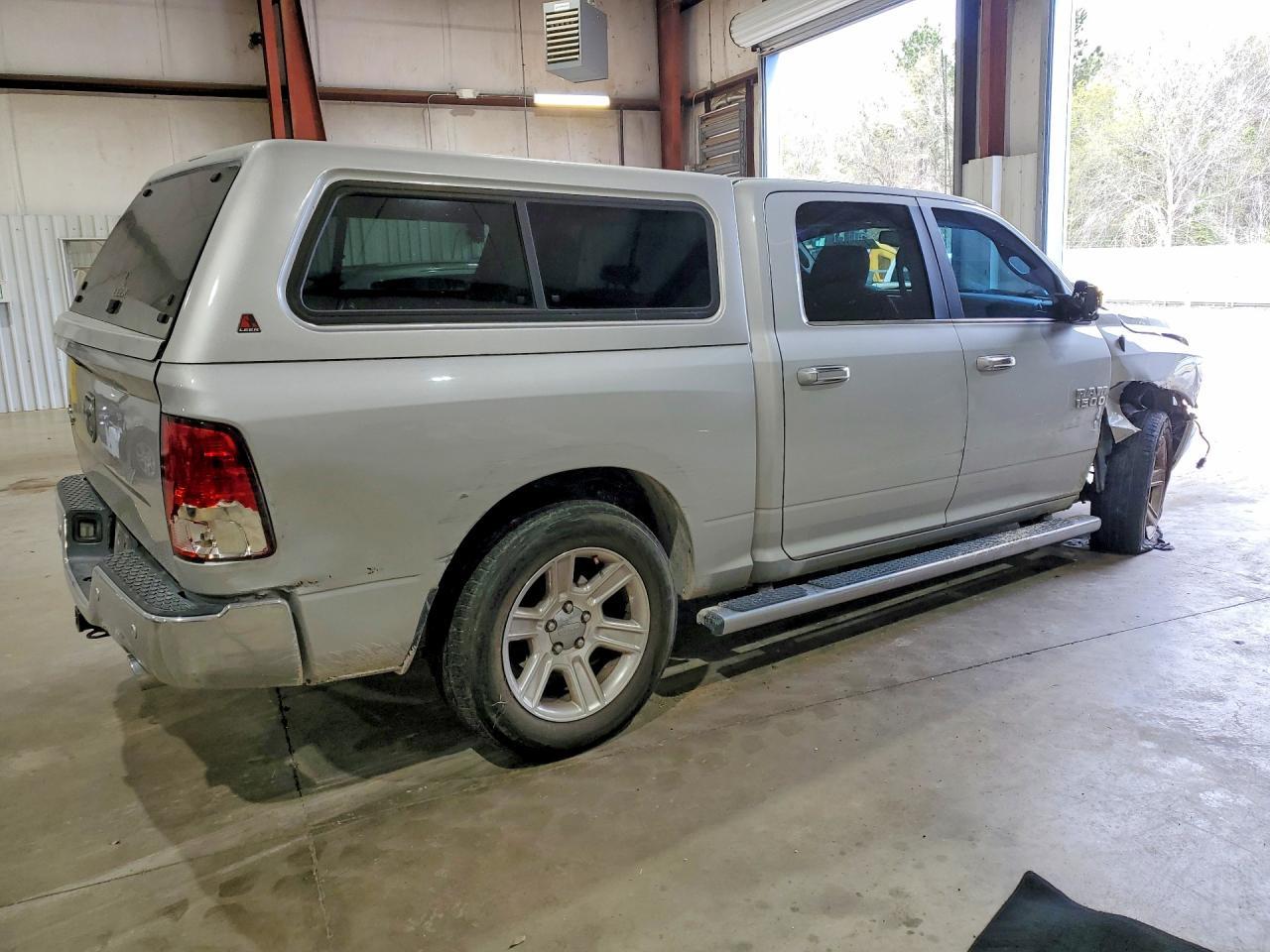 2018 Dodge RAM 1500 SLT