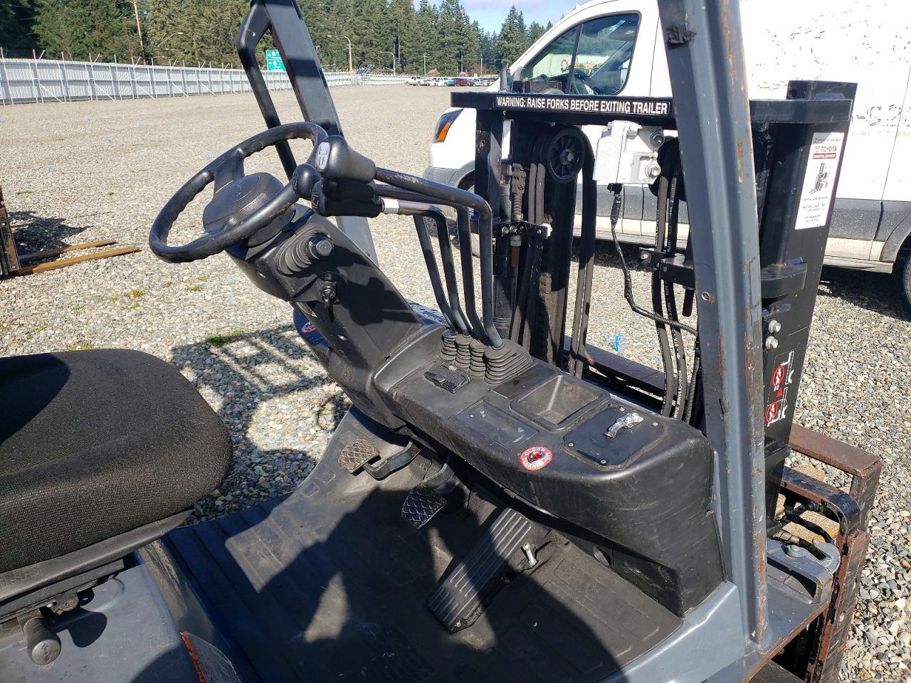 2015 Toyota Unknown  Cushion Tire OR Pneumatic Forklift Forkli