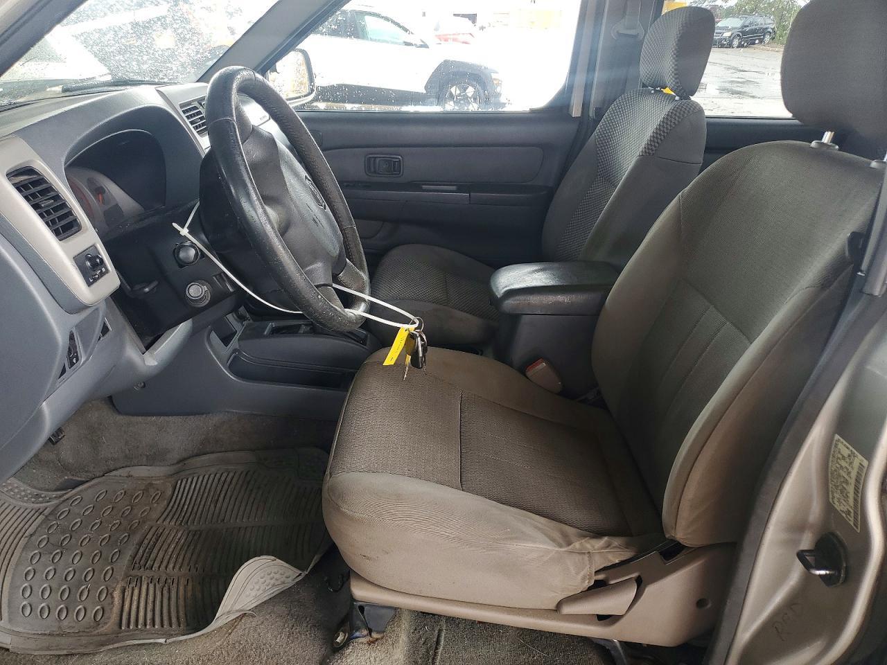 2001 Nissan Frontier XE