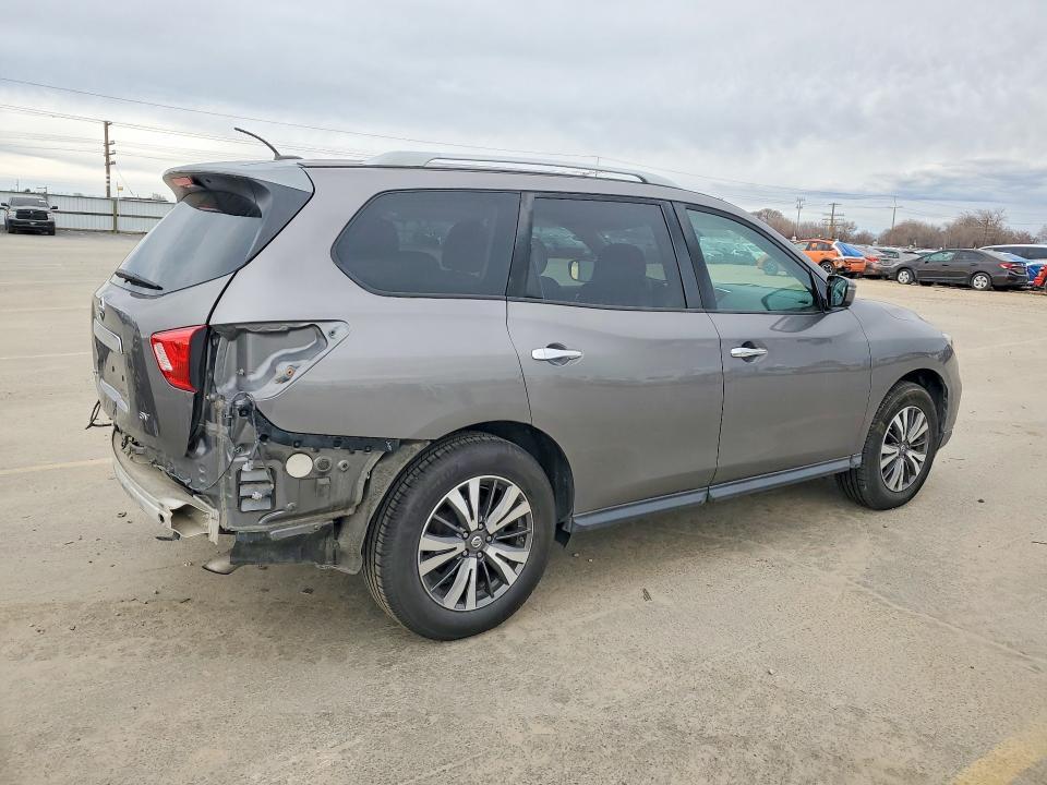 2017 Niss Pathfinder