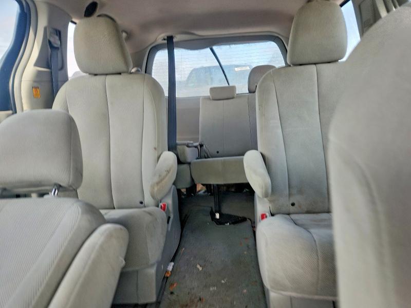 2013 Toyota Sienna l 7-passenger
