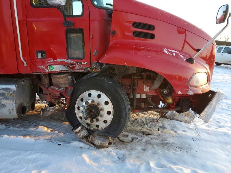 2013 Mack CXU613 Semi Truck