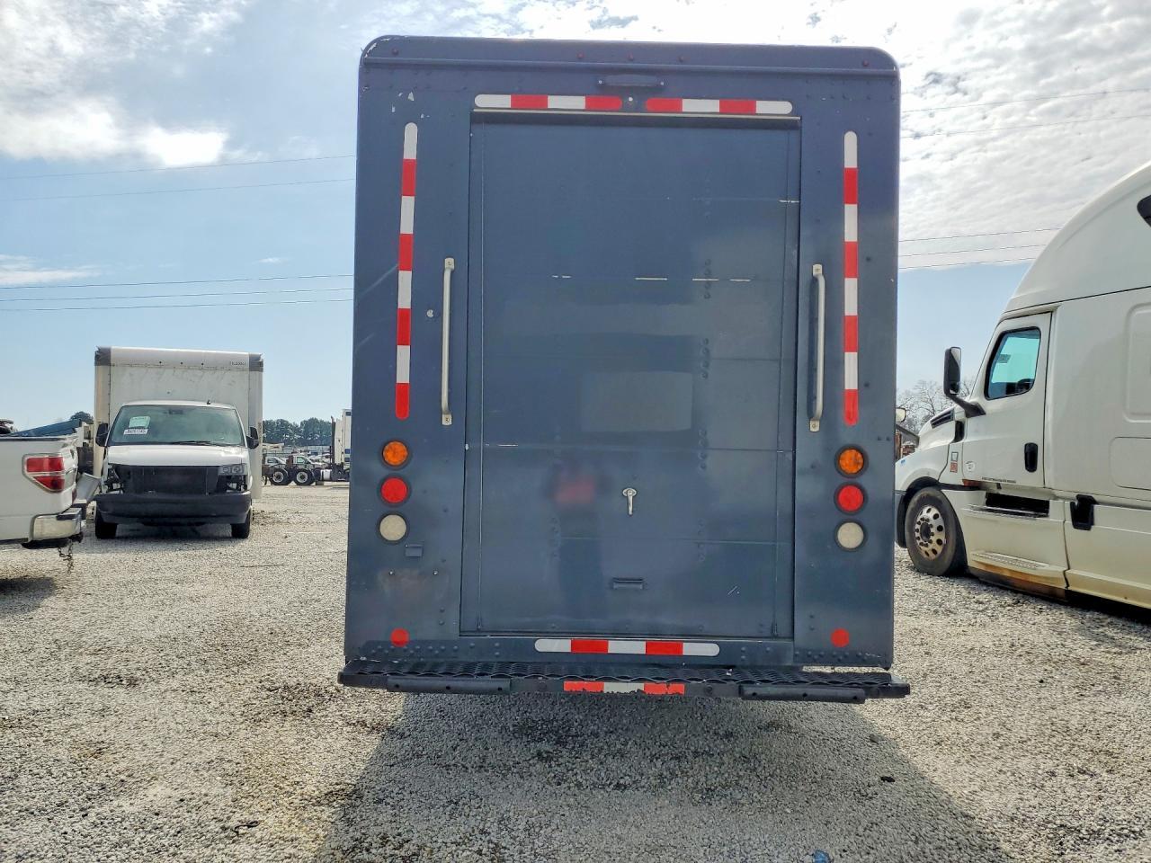 2020 Freightliner MT45G Delivery Truck