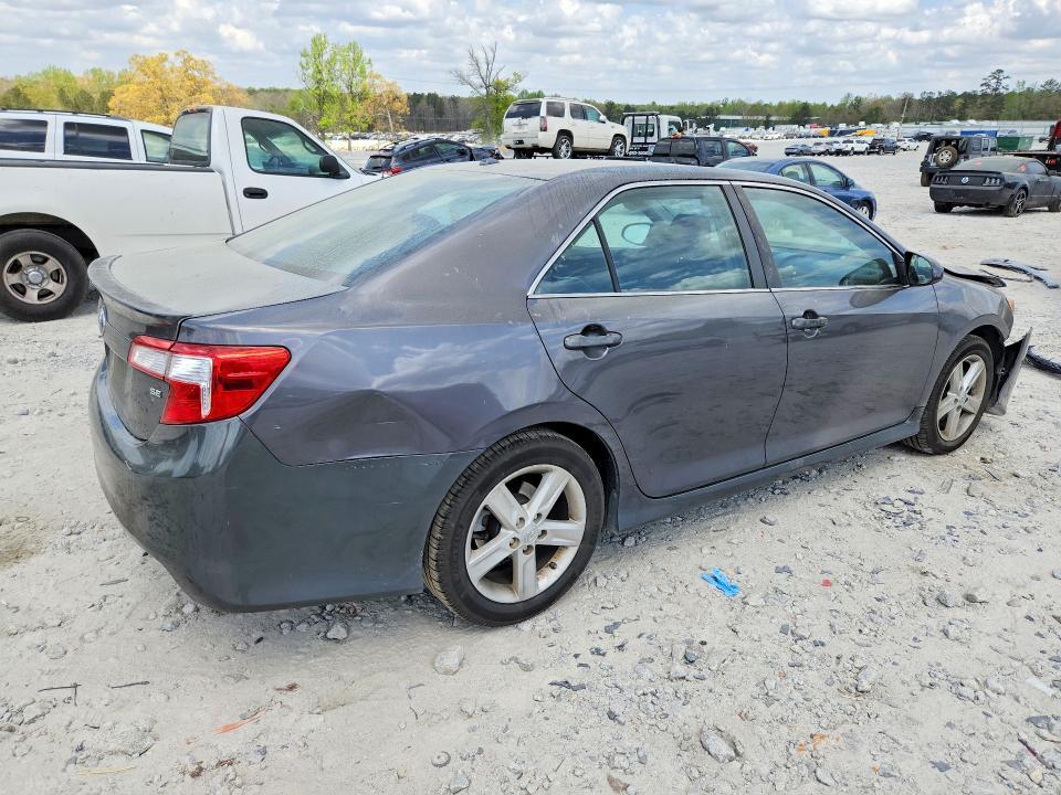 2014 Toyota Camry se