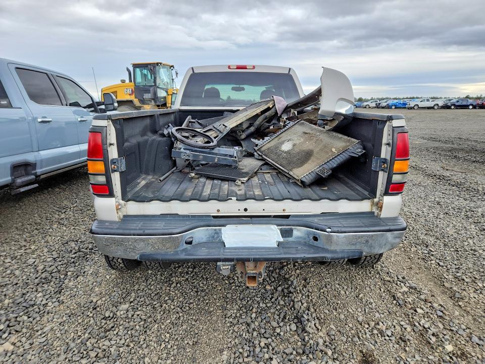 2004 GMC New Sierra K3500