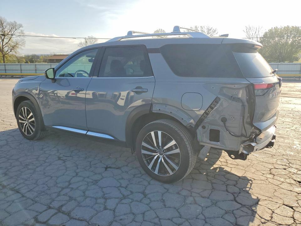 2025 Nissan Pathfinder Platinum