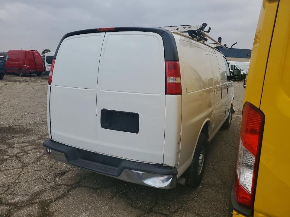 2017 GMC Savana 2500 Cargo Utility / Service van