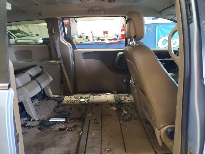 2013 Chrysler Town & Country Touring