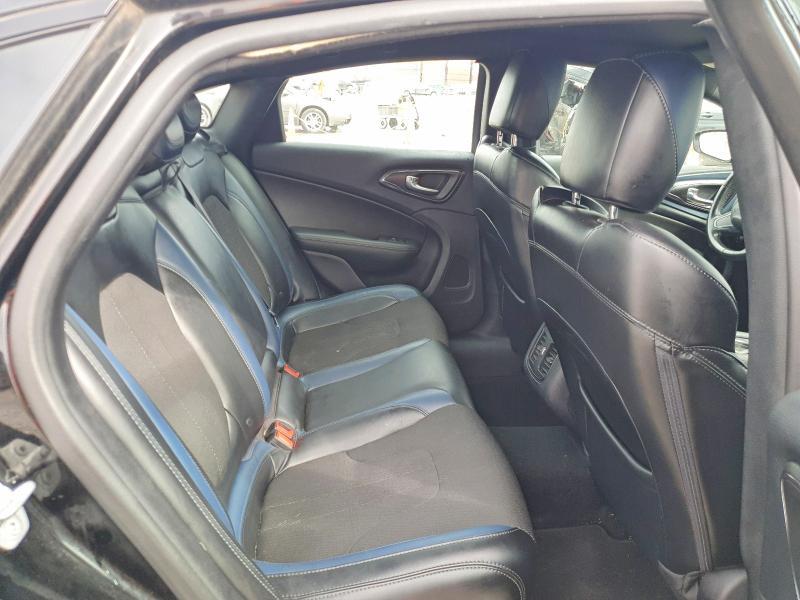 2016 Chrysler 200 s