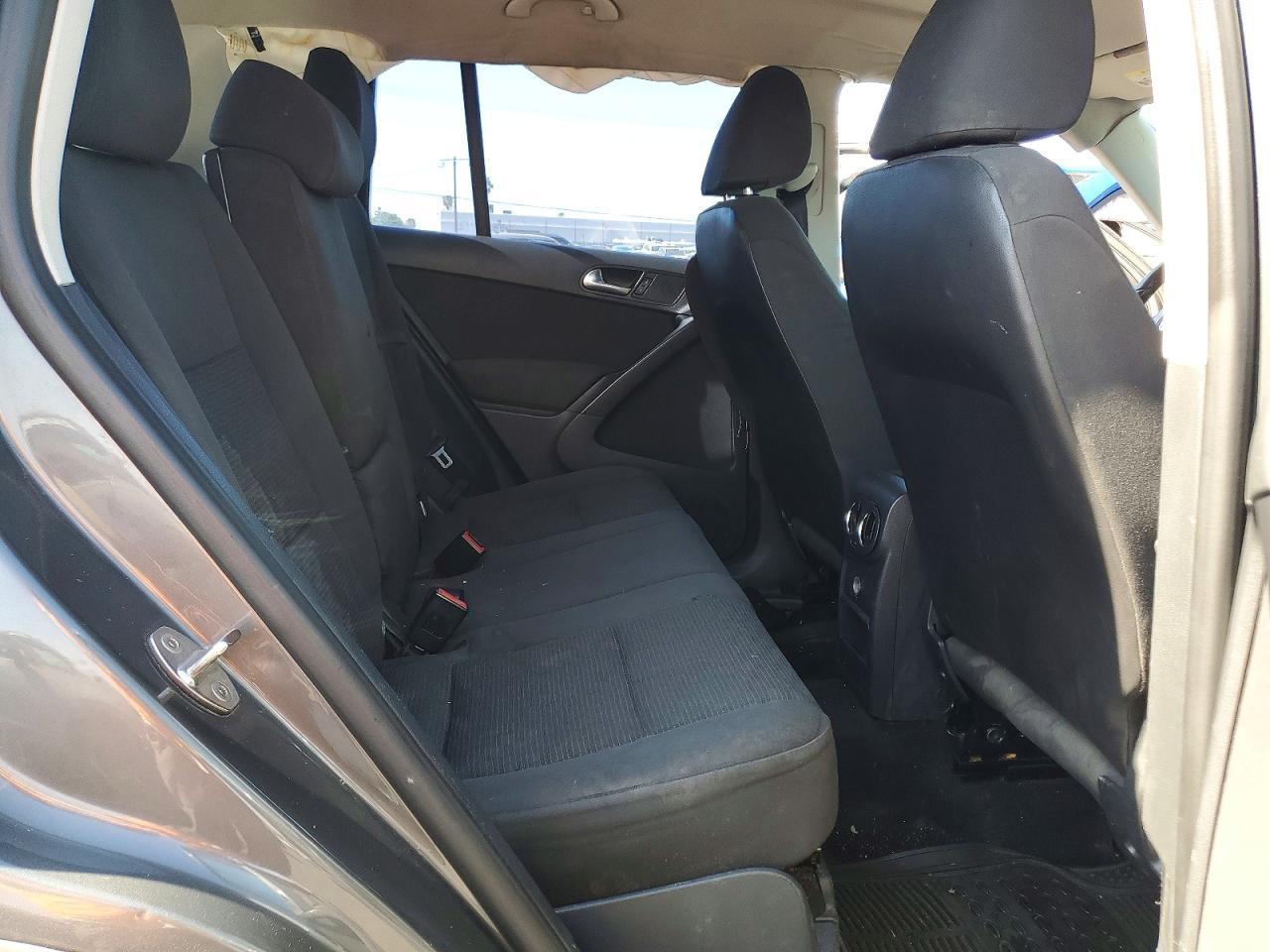 2014 Volkswagen Tiguan s