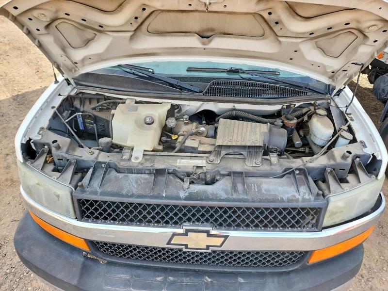 2004 Chevrolet Express BOX Truck