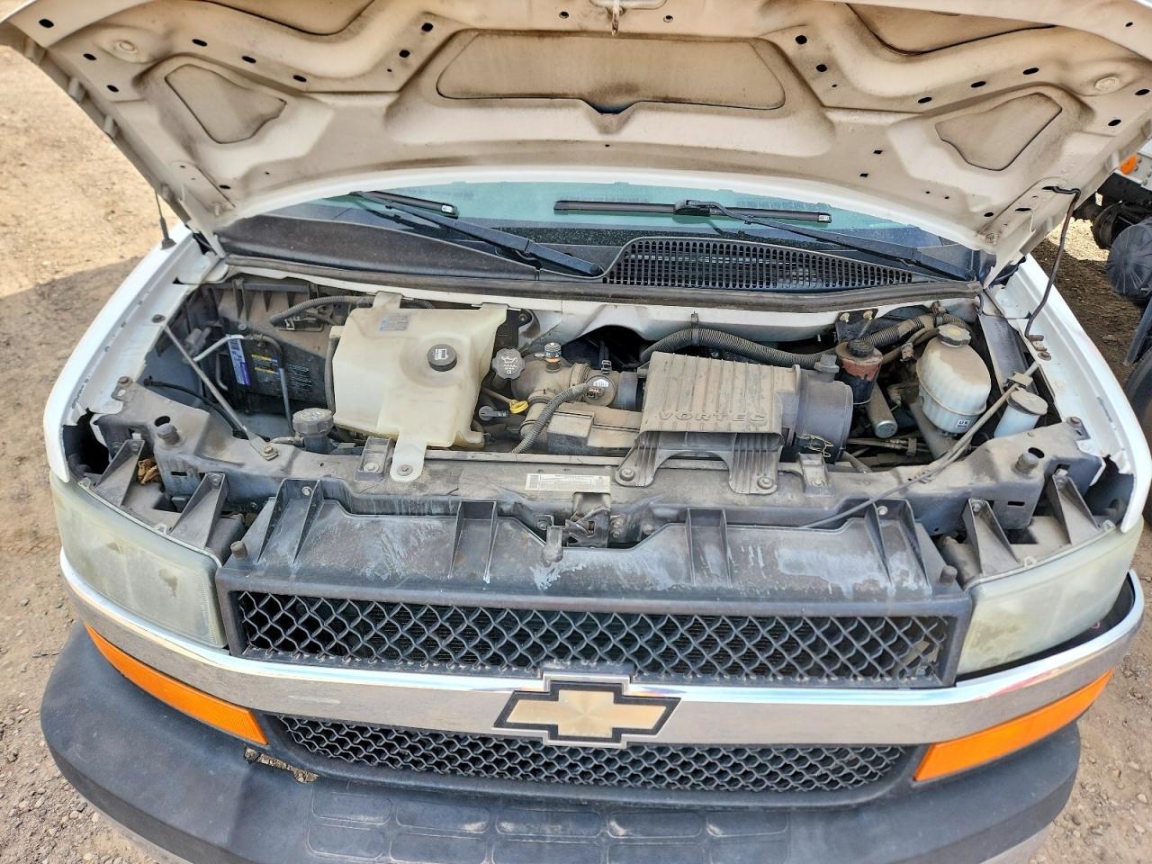 2004 Chevrolet Express BOX Truck