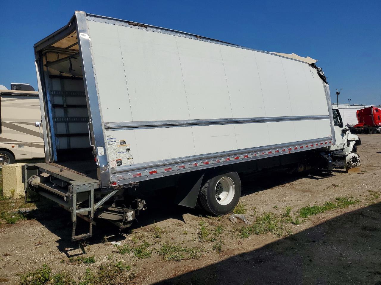 2022 International MV607-BOX Truck