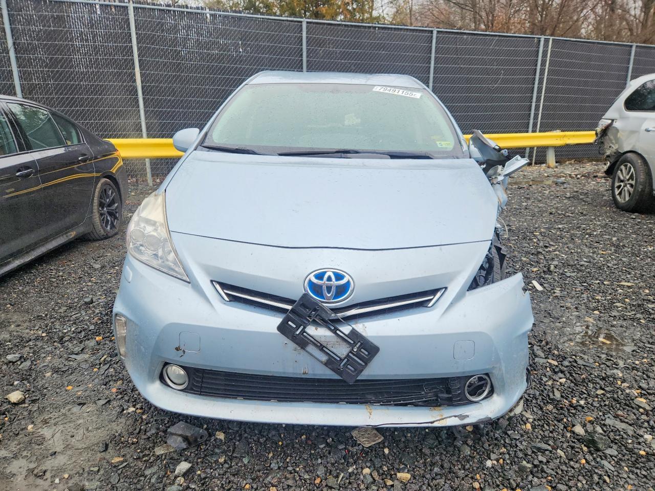 2014 Toyota Prius v Five