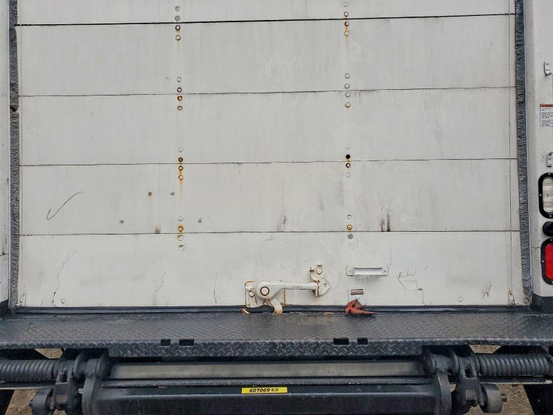 2015 Freightliner Business Class M2 BOX Truck