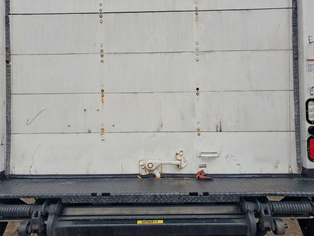2015 Freightliner Business Class M2 BOX Truck