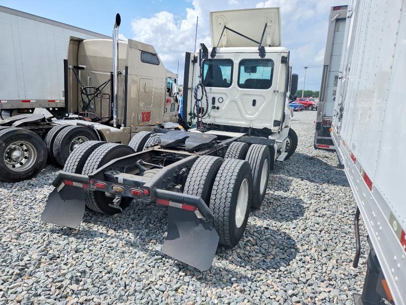 2022 Freigliner 2022 Freightliner Cascadia 126 day cab Semi Truck